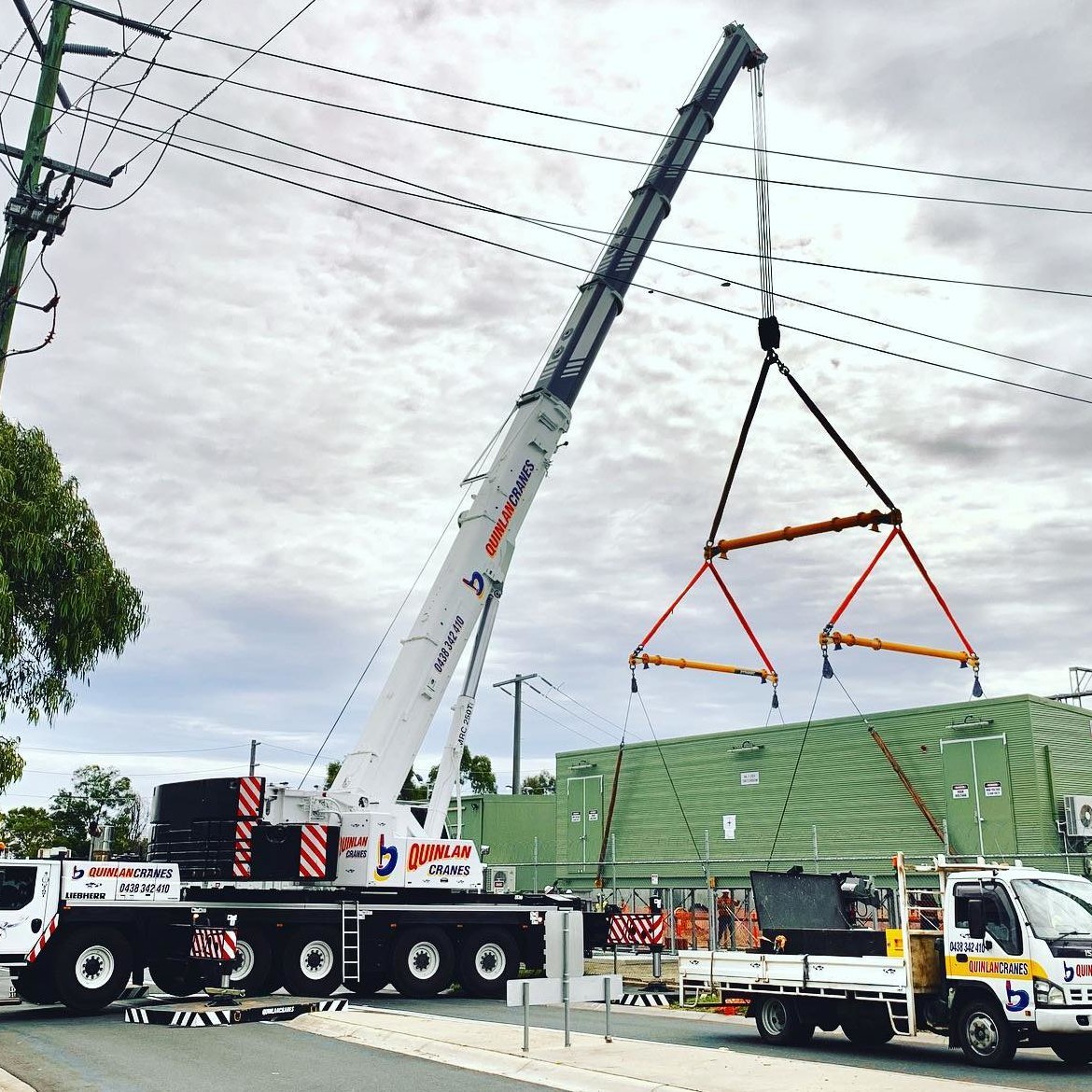 Quinlan Cranes Lifting Large Green Portable Unit